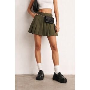 H&M Divided Olive Green Pleated Mini Skirt | Size M | NWT